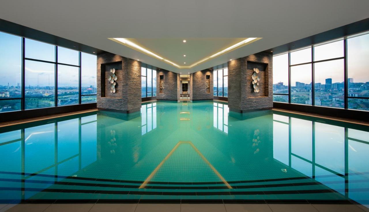 Hotel de apartamente Westside Residences By Rotana 4*